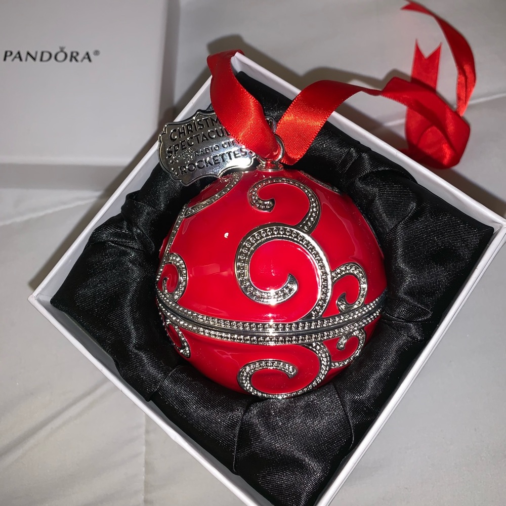 Pandora Christmas ornament with bead